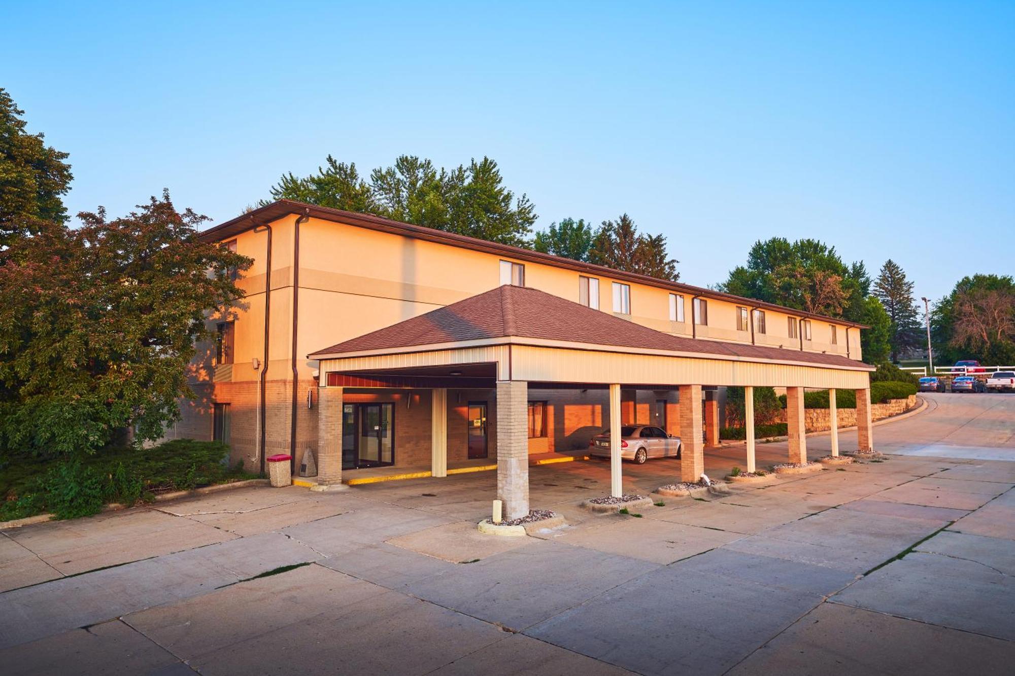 Econo Lodge Maquoketa Εξωτερικό φωτογραφία