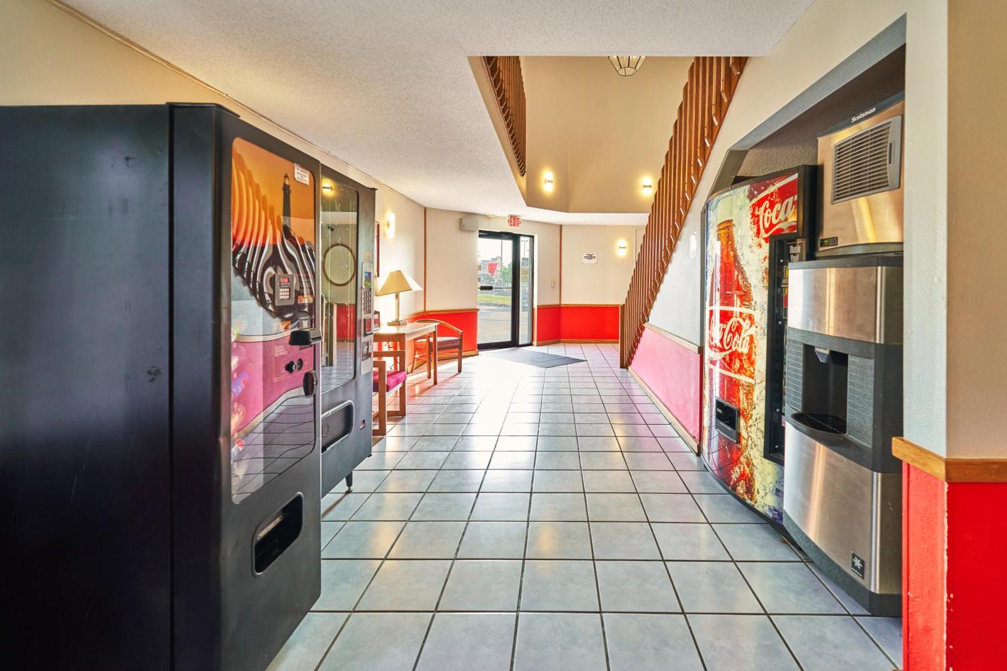 Econo Lodge Maquoketa Εξωτερικό φωτογραφία